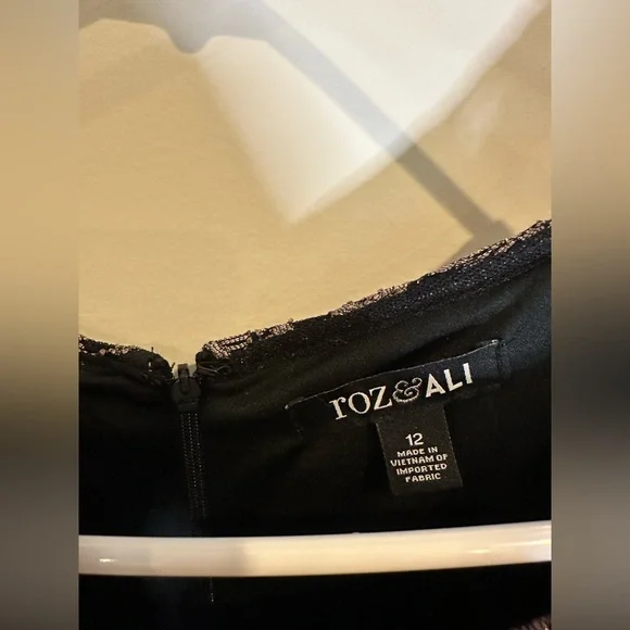 Roz & Ali Black Sheath Midi Dress Sleeveless Crew Neck - Picture 3 of 7